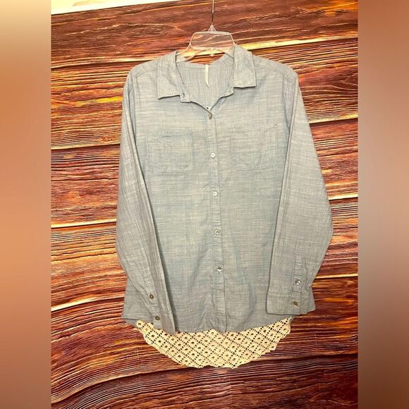 Free People Button Down Denim Shirt. Size Medium. - Picture 1 of 8